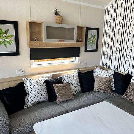 The Pods At Haulfryn Caravan Park Whitford Esterno foto